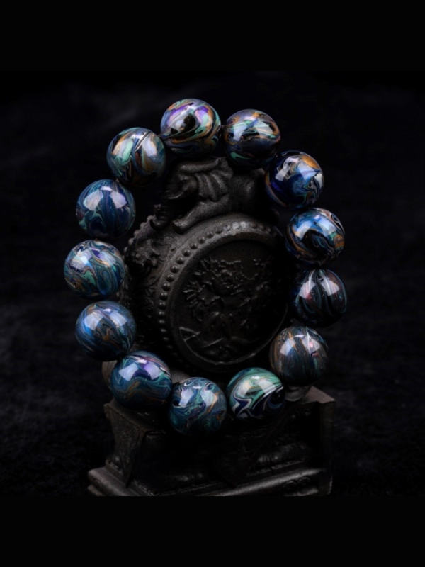 Divine Beast Qilin Lacquer Bracelet - Image 2