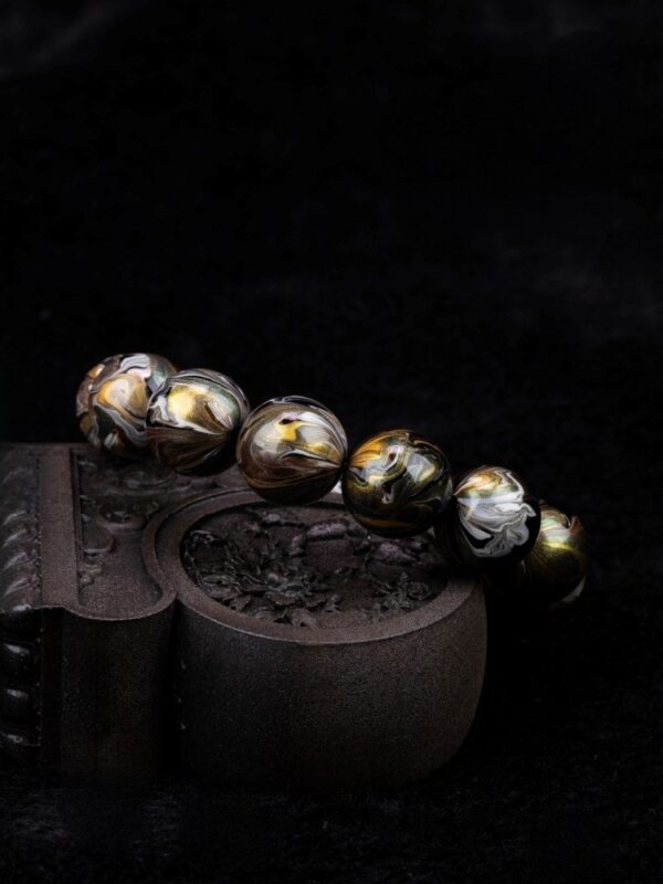 Divine Beast Xuanwu Lacquer Bracelet - Image 3