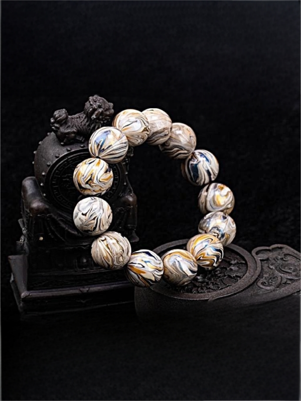 Divine Beast White Tiger Lacquer Bracelet - Image 4