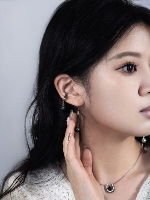 Liyu Xiao Lacquer Earrings - Image 5